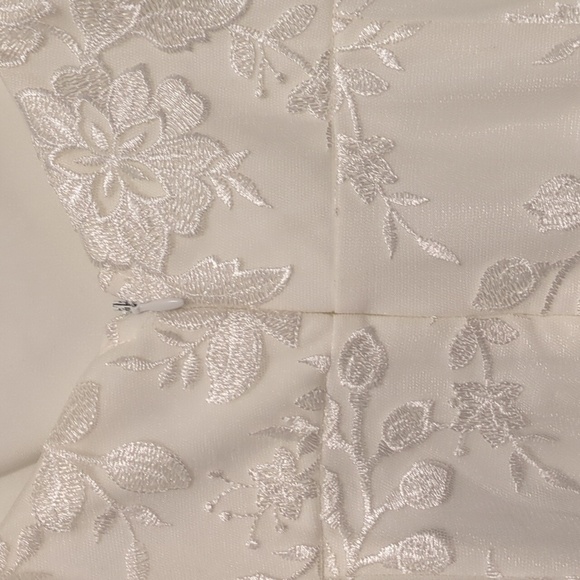 Lulu's Adored Eternity white lace sleeveless trumpet midi dress - Picture 10 of 13